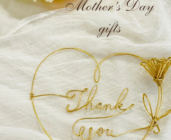 壁掛けメッセージ付きカーネーション